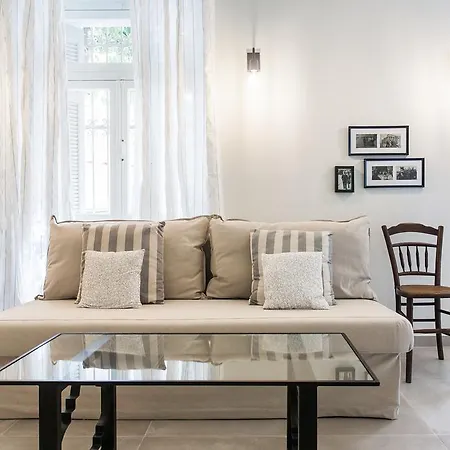 1930'S Athenian House By Yha